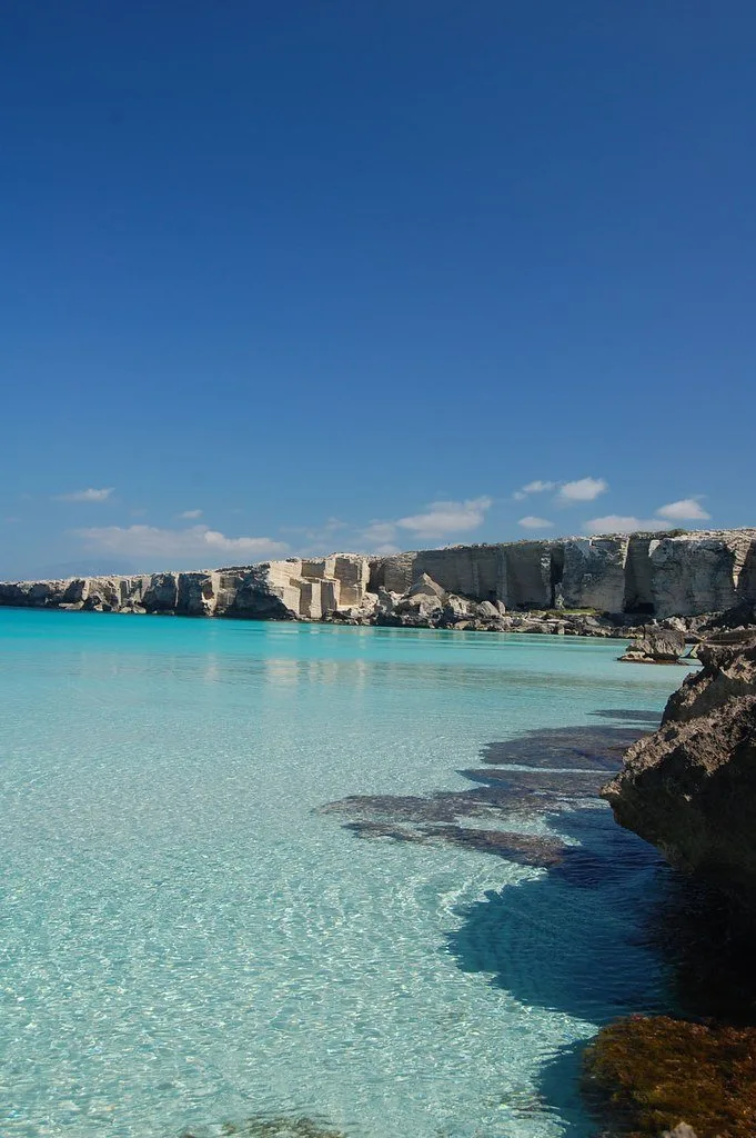 Favignana: Guida all’Isola delle Meraviglie – Tra Cale Incantate, Storia e Gastronomia Locale