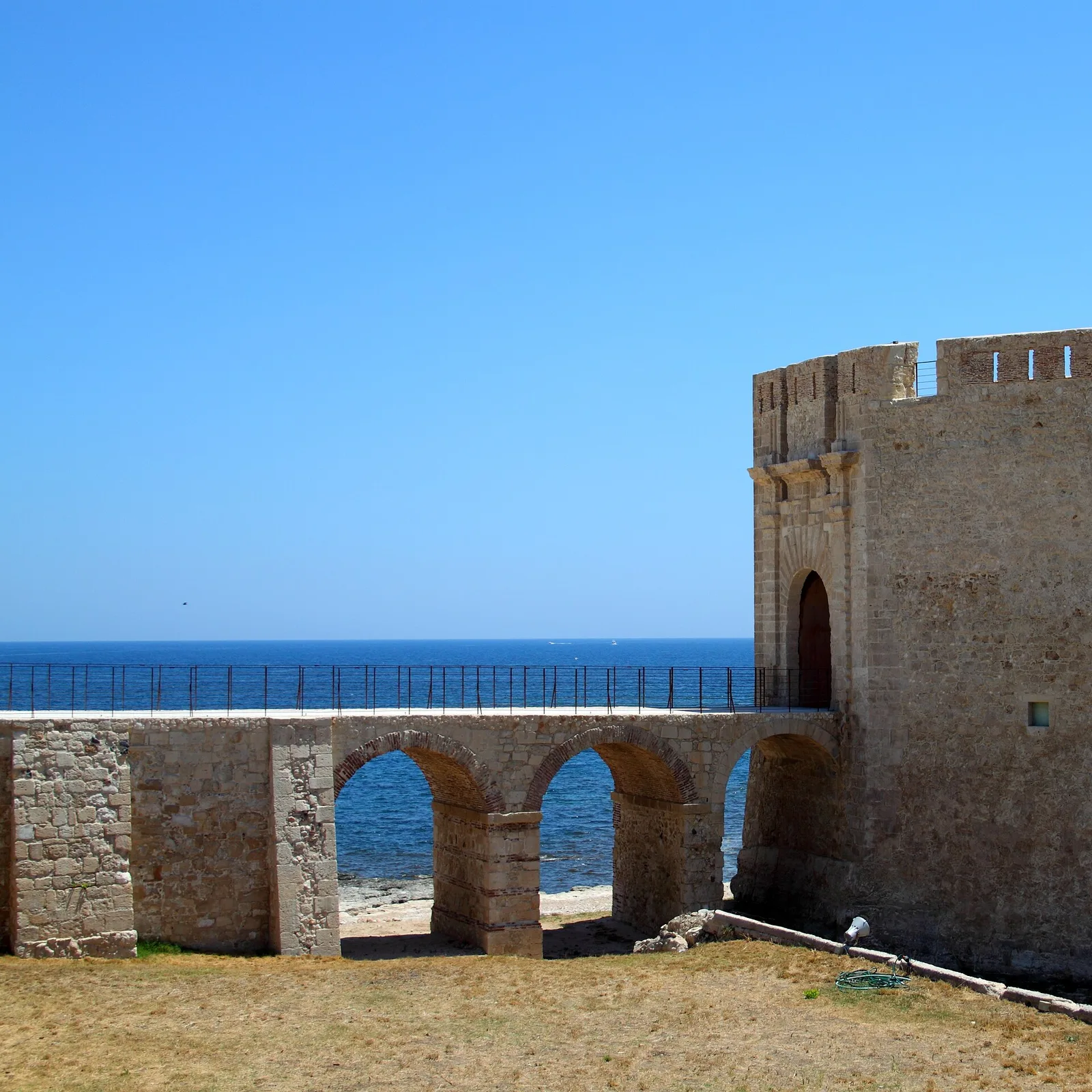castello maniace — Wikimedia Commons