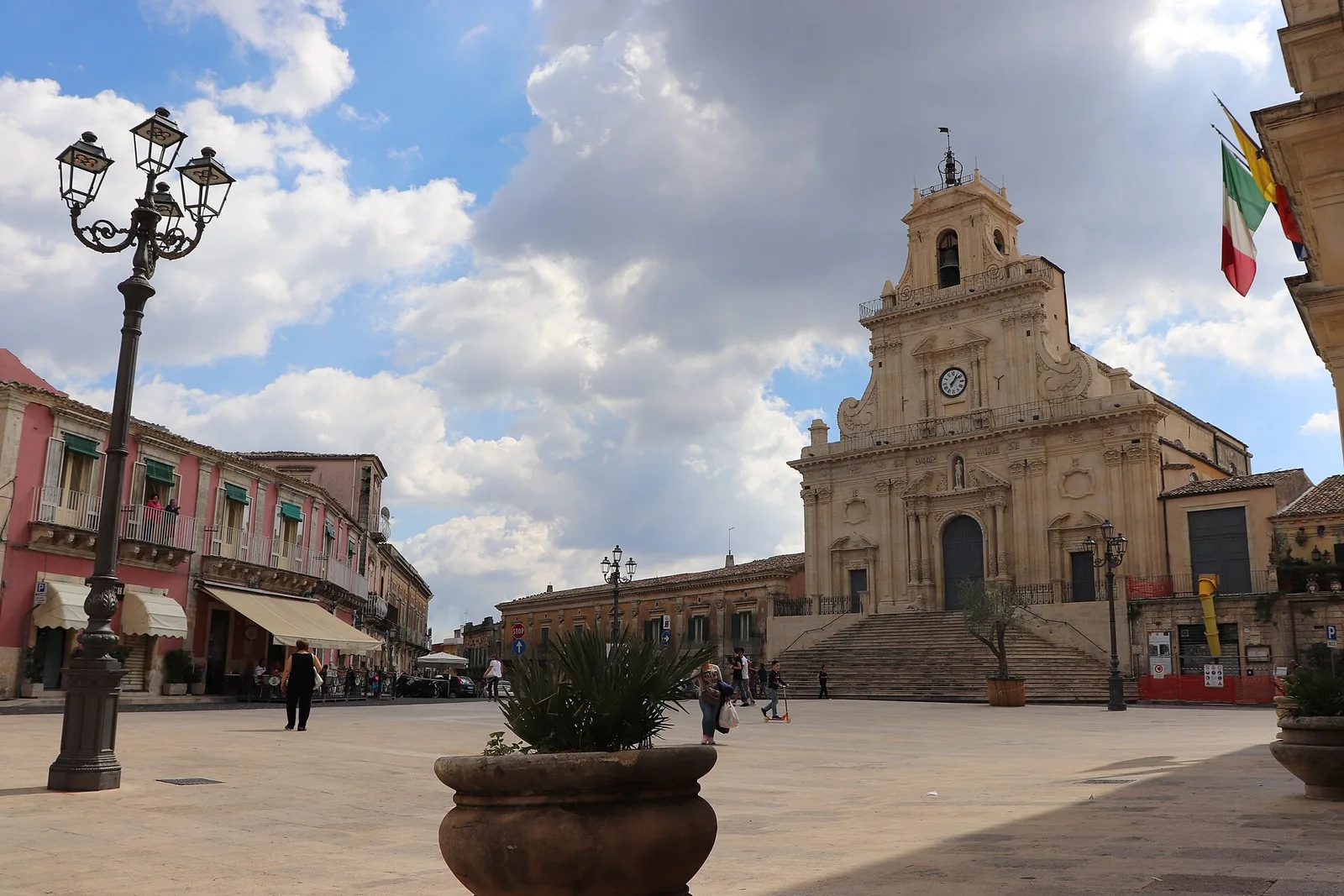 palazzolo acreide — Wikimedia Commons