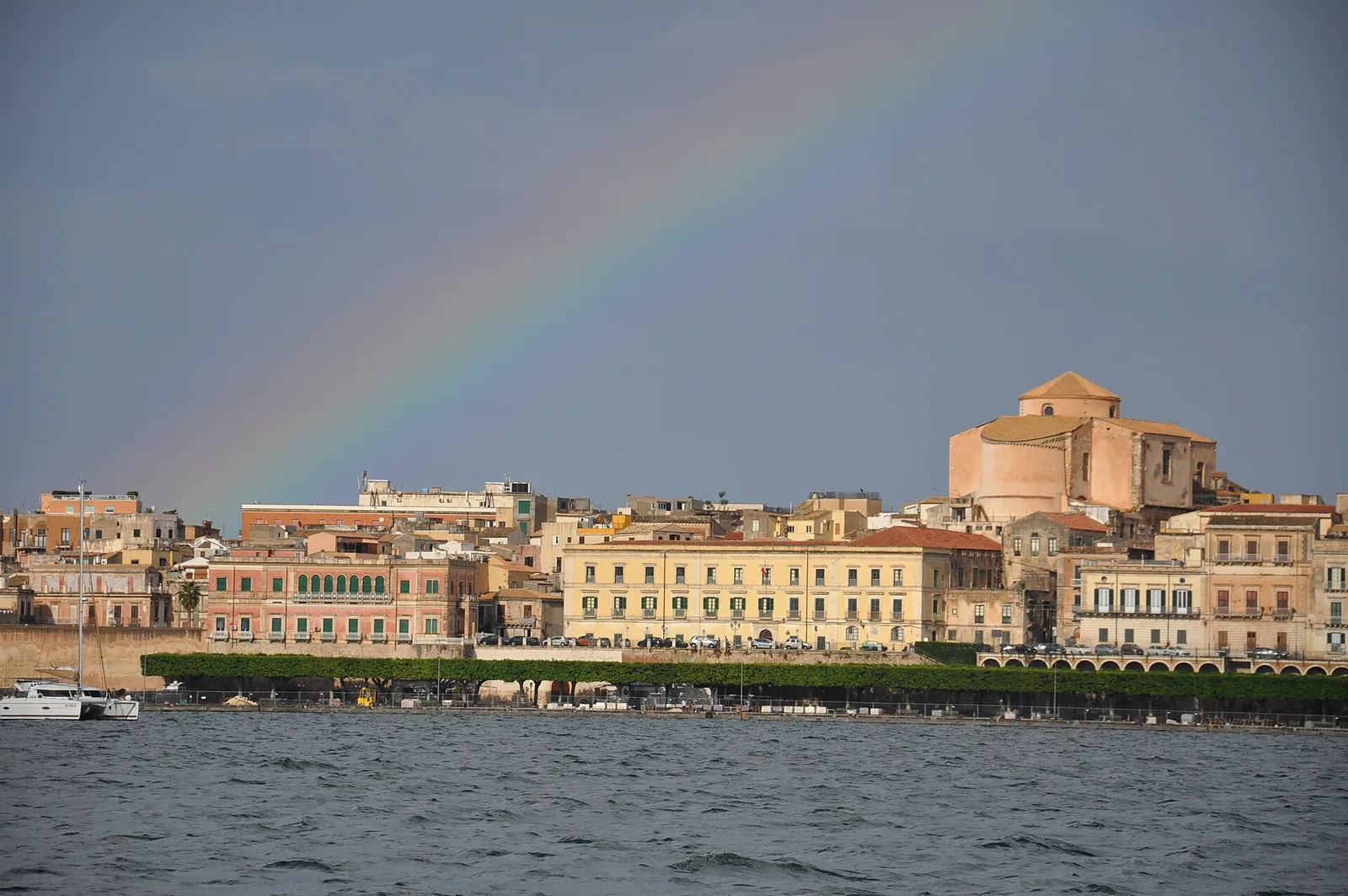 siracusa antica bellezza tra mare — Wikimedia Commons