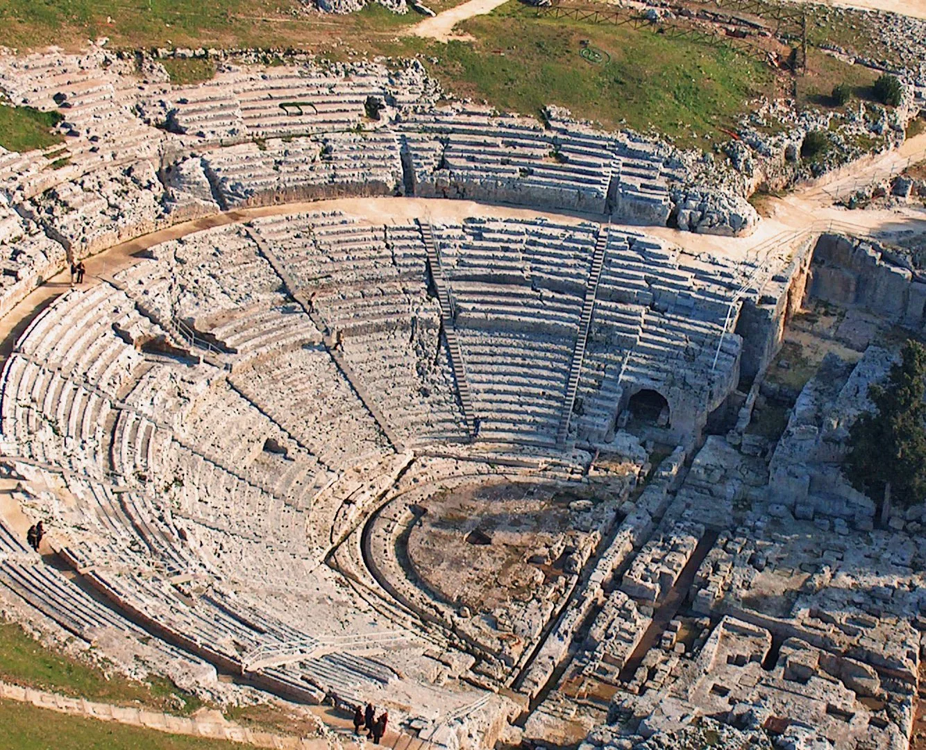 Scoperte Eterne: Viaggio Archeologico tra i Tesori di Siracusa